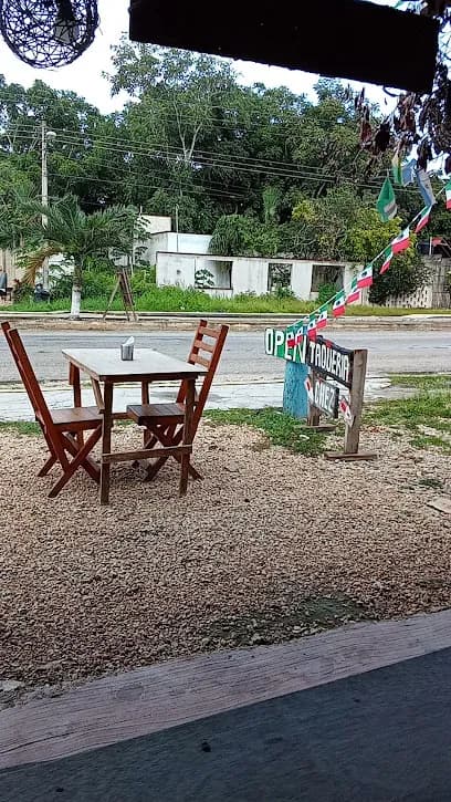 Pollos asados y taquería chez